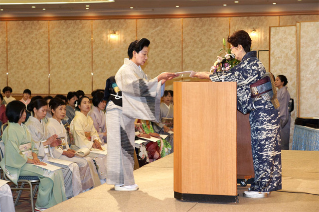 平成25年度 装賀きもの学院 新年の会写真4